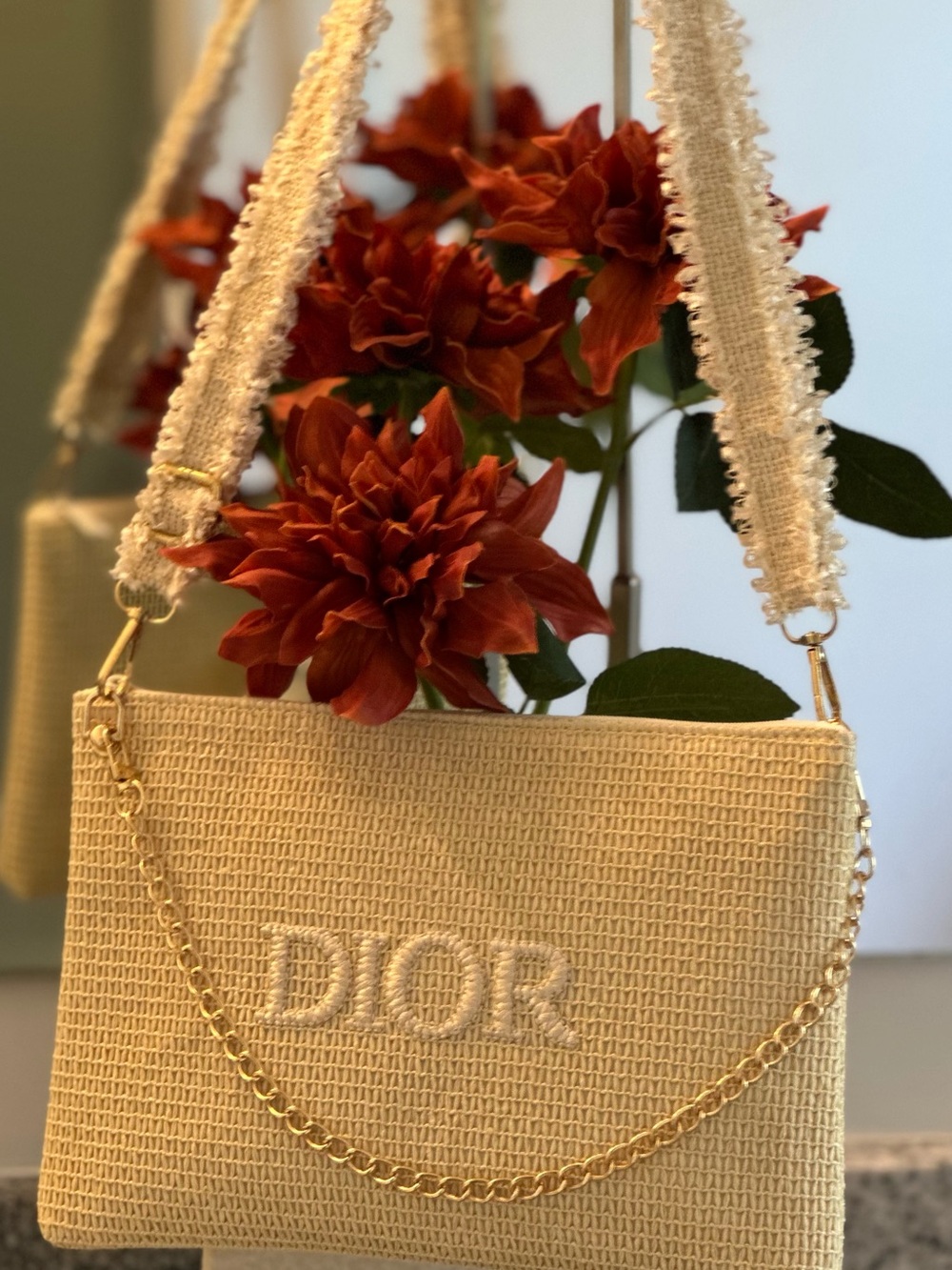 Dior Cream Woven Beauty Bag NWOT  GWP ITEM PLZ READ DESCRIPTION - Picture 4 of 6